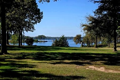Modern Lofted Tiny House Fully Equipped with Lake Views in Texas - Quitman, Texas - glamping.directory