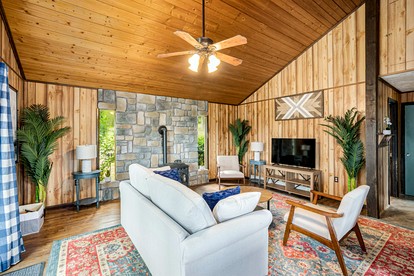 Mountain View Cabin with Hot Tub, Fire Pit and Grill in  Berkeley Springs , WV - Berkeley Springs , West Virginia - glamping.directory