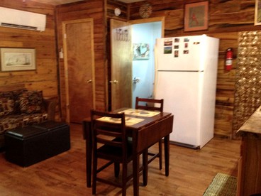 Cozy Two Person Cabin Rental near London, Kentucky, with direct access to Daniel Boone National Forest - London, Kentucky - glamping.directory