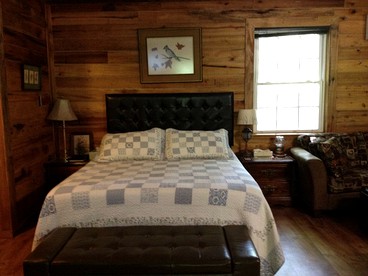 Cozy Two Person Cabin Rental near London, Kentucky, with direct access to Daniel Boone National Forest - London, Kentucky - glamping.directory
