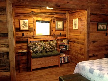 Cozy Two Person Cabin Rental near London, Kentucky, with direct access to Daniel Boone National Forest - London, Kentucky - glamping.directory