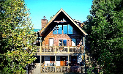 Spacious Family Cabin Rental with Mountain Views and a Hot Tub in Sevierville, Tennessee - glamping.directory