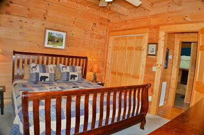 Spacious Family Cabin Rental with Mountain Views and a Hot Tub in Sevierville, Tennessee - Sevierville, Tennessee - glamping.directory