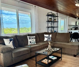 Cozy Cottage Overlooking the Beach and Gulf of Mexico for a Relaxing Getaway on Little Gasparilla Island, Florida - Placida, Florida - glamping.directory