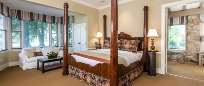 Breathtaking Vacation Rental with a Private Jacuzzi near Winchester, Virginia - Front Royal, Virginia - glamping.directory