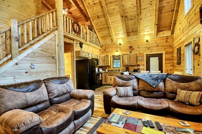 Idyllic Log Cabin Getaway in the Stunning Woodlands near Ash Cave, Ohio - Logan, Ohio - glamping.directory