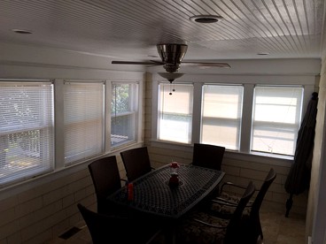 Stunning Beach House for Six Set on Chesapeake Bay in Kilmarnock, Virginia - Kilmarnock, Virginia - glamping.directory