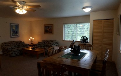 Lovely Family-Friendly Cabin with Private Balcony near Soldotna, Alaska - Kenai, Alaska - glamping.directory