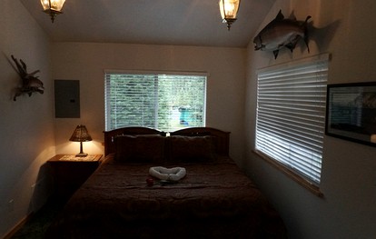 Lovely Family-Friendly Cabin with Private Balcony near Soldotna, Alaska - Kenai, Alaska - glamping.directory