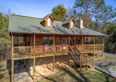 Secluded Couples' Cabin Rental with a Large Deck near Pigeon Forge, Tennessee - glamping.directory