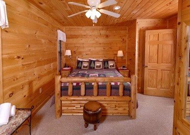 Secluded Couples' Cabin Rental with a Large Deck near Pigeon Forge, Tennessee - Sevierville, Tennessee - glamping.directory
