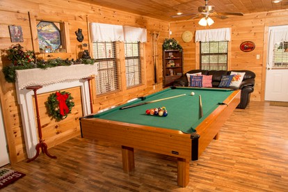 Secluded Couples' Cabin Rental with a Large Deck near Pigeon Forge, Tennessee - Sevierville, Tennessee - glamping.directory