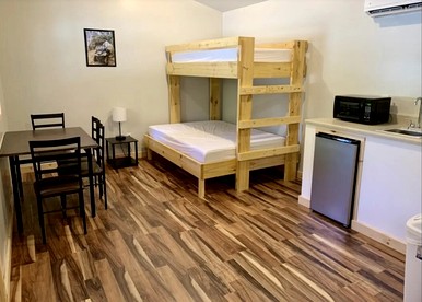 Glorious Rustic Wooden Cabin in Jamestown, Tennessee - Jamestown, Tennessee - glamping.directory
