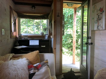 Gorgeous Tennessee Tiny House Perfect for a Glamping Getaway in Grandview - Grandview, Tennessee - glamping.directory