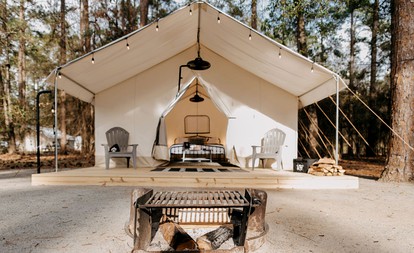 Luxury Glamping by Lake Blackshear: Cozy Safari Tent in Cordele, Georgia - Cordele, Georgia - glamping.directory