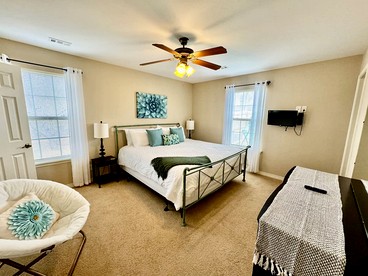 Peaceful Cottage Hideaway with Firepit & Grill in Bentonville, Arkansas - Bentonville, Arkansas - glamping.directory