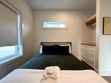 Peaceful New Cabin Retreat with Fireplace and Scenic Deck in Bridgton, Maine - Bridgton, Maine - glamping.directory