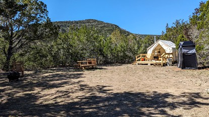 Snug Safari Tent for Glamping Getaways to Texas Hill Country - Bandera, Texas - glamping.directory