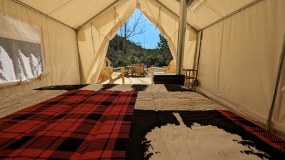 Snug Safari Tent for Glamping Getaways to Texas Hill Country - Bandera, Texas - glamping.directory