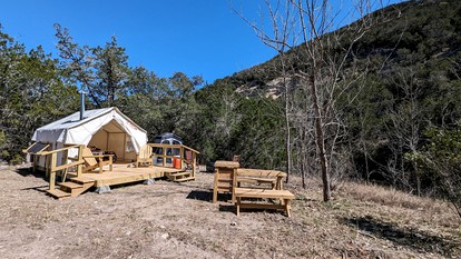 Snug Safari Tent for Glamping Getaways to Texas Hill Country - Bandera, Texas - glamping.directory