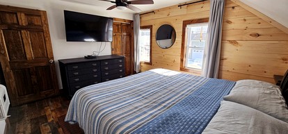 Newly Renovated Cabin with Beautiful Hiking Trails in Maine - Greenville, Maine - glamping.directory