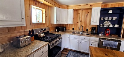 Newly Renovated Cabin with Beautiful Hiking Trails in Maine - Greenville, Maine - glamping.directory