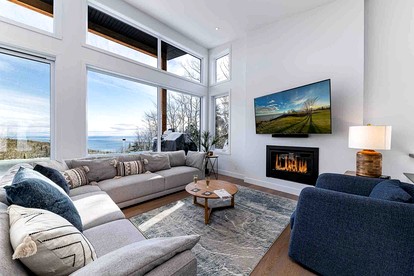 Spectacular Cottage with Fantastic Sights in Charlevoix, Michigan - Charlevoix, Michigan - glamping.directory