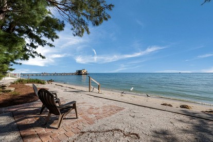 Luxury Waterfront Beach House with Stunning Views on Bean Point in Anna Maria, Florida - Anna Maria, Florida - glamping.directory