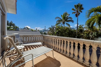 Luxury Waterfront Beach House with Stunning Views on Bean Point in Anna Maria, Florida - Anna Maria, Florida - glamping.directory