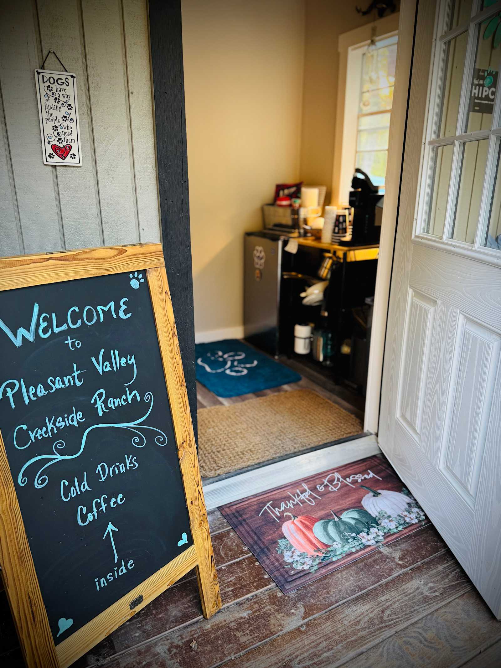 Pleasant Valley Creekside Ranch LLC - Penn Valley, California - glamping.directory