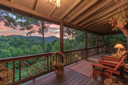 Scenic Mountain Cabin with Hot Tub, Game Room & Firepit near Silver Run Falls – Cashiers, NC - Cashiers, North Carolina - glamping.directory