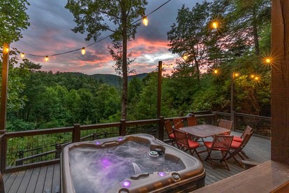Scenic Mountain Cabin with Hot Tub, Game Room & Firepit near Silver Run Falls – Cashiers, NC - Cashiers, North Carolina - glamping.directory