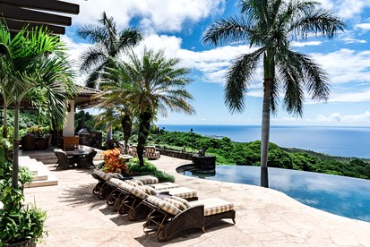 Luxury Beach Vacation Rental in Kailua-Kona Perfect for a Big Island Getaway in Hawaii - Kailua-Kona, Hawaii - glamping.directory