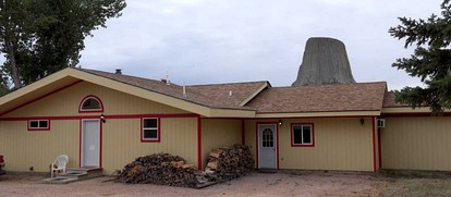 Exclusive Getaway with Jacuzzi Tub near Devils Tower, Wyoming - glamping.directory