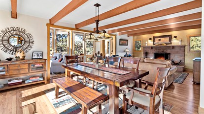 Luminous Lakefront Cabin with Pool Table and Hot-Tub in Estes Park, Colorado - Estes Park, Colorado - glamping.directory