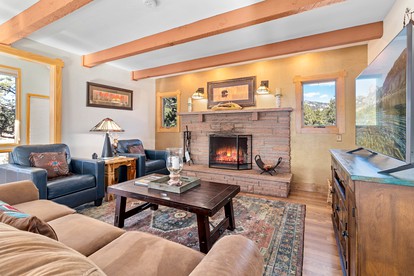 Luminous Lakefront Cabin with Pool Table and Hot-Tub in Estes Park, Colorado - glamping.directory