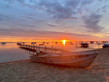MAINE STAY LAKE HOUSE-LIMIT12 home in Sebago, Maine - Sebago, Maine - glamping.directory