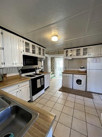 MAINE STAY LAKE HOUSE-LIMIT12 home in Sebago, Maine - Sebago, Maine - glamping.directory