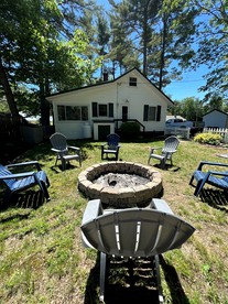 MAINE STAY LAKE HOUSE-LIMIT12 home in Sebago, Maine - Sebago, Maine - glamping.directory