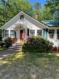 MAINE STAY LAKE HOUSE-LIMIT12 home in Sebago, Maine - glamping.directory