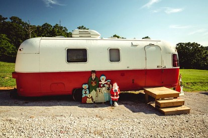 Friends-Inspired Vacation Getaway for Two near Fayetteville, Arkansas - Prairie Grove, Arkansas - glamping.directory