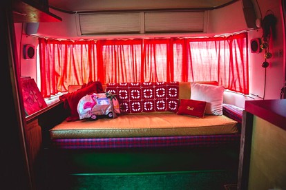 Friends-Inspired Vacation Getaway for Two near Fayetteville, Arkansas - Prairie Grove, Arkansas - glamping.directory