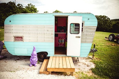 Friends-Inspired Vacation Getaway for Two near Fayetteville, Arkansas - Prairie Grove, Arkansas - glamping.directory