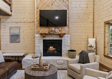 Fantastic Cabin Rental with a Hot Tub in Hochatown, Oklahoma - Ideal for a Family Glamping Retreat near Broken Bow Lake - Hochatown, Oklahoma - glamping.directory
