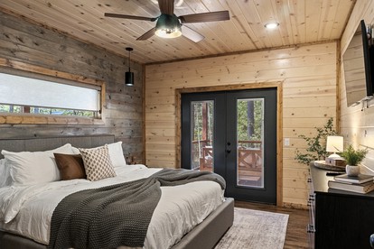 Fantastic Cabin Rental with a Hot Tub in Hochatown, Oklahoma - Ideal for a Family Glamping Retreat near Broken Bow Lake - Hochatown, Oklahoma - glamping.directory