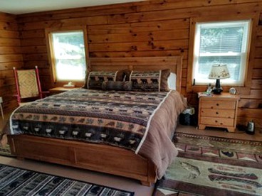 Rustic Cabin for a Weekend Getaway near McKenzie Mountain Wilderness in New York - Bloomingdale, New York - glamping.directory