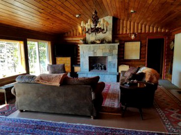 Rustic Cabin for a Weekend Getaway near McKenzie Mountain Wilderness in New York - Bloomingdale, New York - glamping.directory
