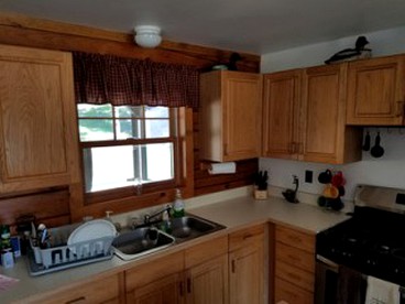 Rustic Cabin for a Weekend Getaway near McKenzie Mountain Wilderness in New York - Bloomingdale, New York - glamping.directory