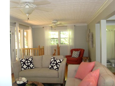 Charming Cottage Rental on the Shores of Lake Lanier in Gainesville, Georgia - Gainesville, Georgia - glamping.directory