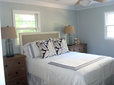 Charming Cottage Rental on the Shores of Lake Lanier in Gainesville, Georgia - Gainesville, Georgia - glamping.directory